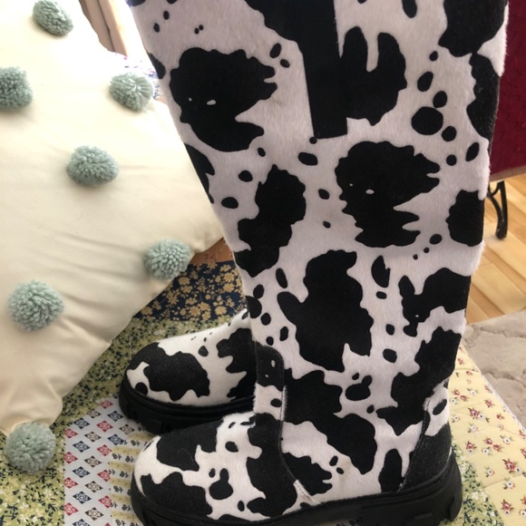 Fantastic women's cow print boots size 7 - Picture 3 of 5